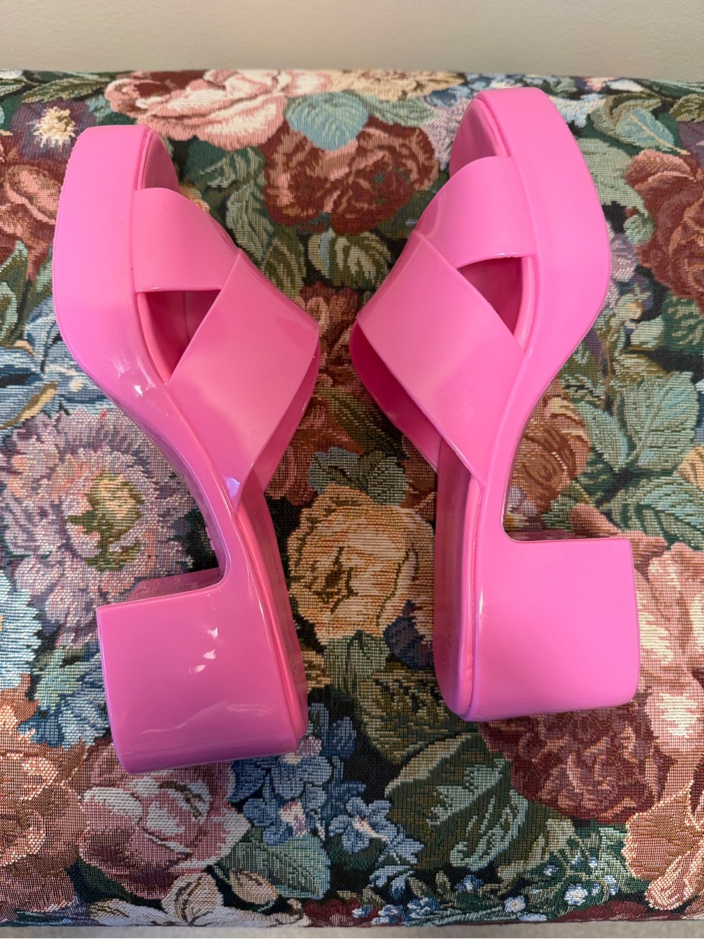 Jeffrey Campbell Bubblegum Patent Slide Mules - Picture 5 of 9